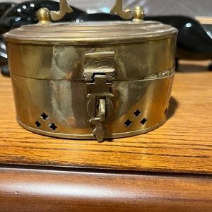 🌻Vintage brass trinket box